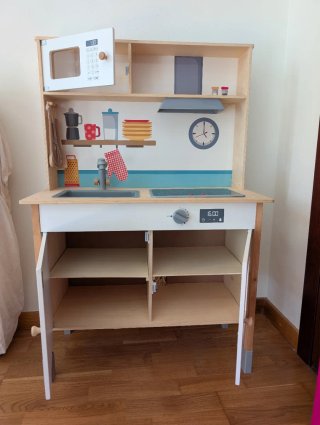 Cocina de juguete de madera