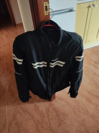 Chaqueta de moto negra
