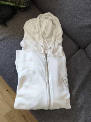Sudadera con cremallera y capucha