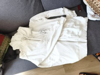 Sudadera con cremallera y capucha