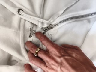 Sudadera con cremallera y capucha