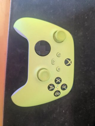 Mando Xbox Series S/X y PC Amarillo