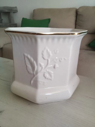 Jarrón porcelana blanco y dorado