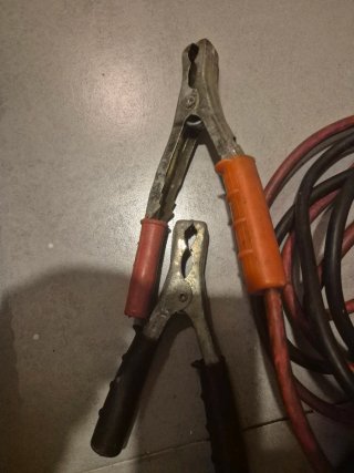 Cables para conectar baterías coche