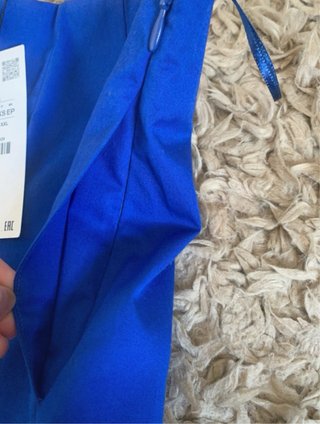 Falda midi Zara. A estrenar.