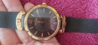 Reloj Tous Tour Negro y Dorado