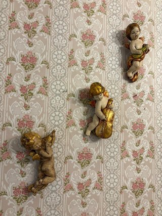 Angelitos de escayola decorativos