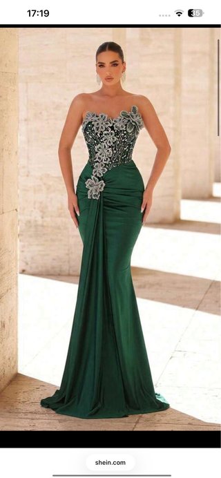 Vestido elegante verde con pedrería