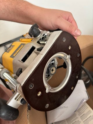 Fresadora DeWALT DW625E