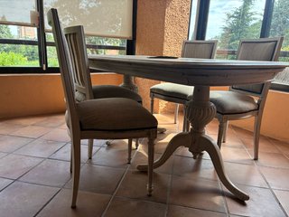 Mesa y 4 Sillas Comedor Madera y Tela