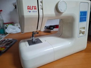 Máquina de coser Alfa 1804