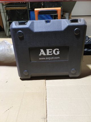 Llave de impacto AEG 18V BSS18C12 + Cargador y bat