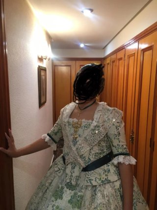 Vestido de fallera verde y nacar