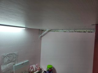 Litera con armario y escritorio