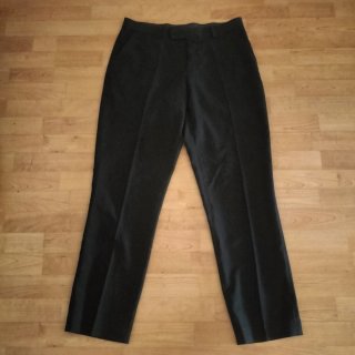 Pantalones negros formales de hombre