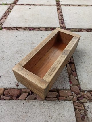 Centro de Mesa / Jardinera. Artesanal. Madera