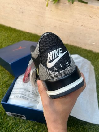 Jordan 3 Levis Negra