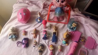 Juguetes niña: Poppy, bolso y figuras+canicas