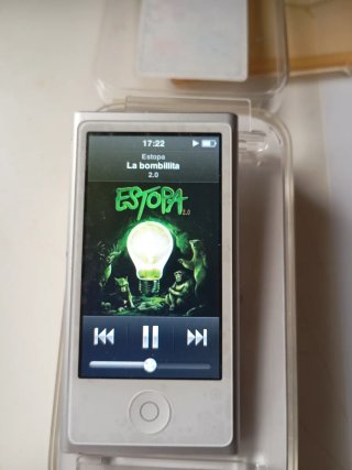 Apple iPod Nano 7ª Gen 16GB Plata