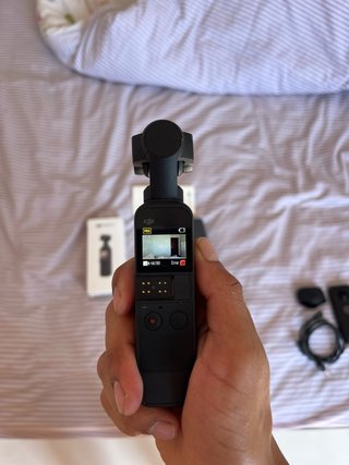 DJI Osmo Pocket 2 con accesorios