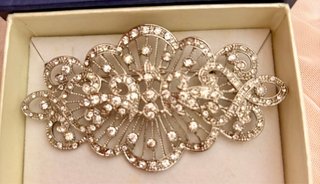 Traje de Novia + Velo + Peineta + Broche + Cancan