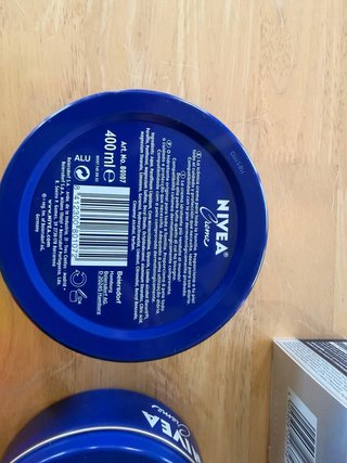 13 Cremas Precintadas x10 Nivea x2Loreal x1Neutrog