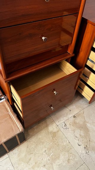 Cómoda y cajoneras de madera