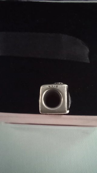 Charm Cámara Pandora Plata y Negro