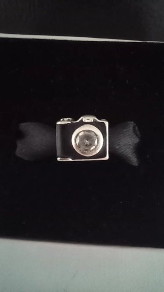 Charm Cámara Pandora Plata y Negro