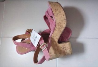 Sandalias cuña palo de rosa