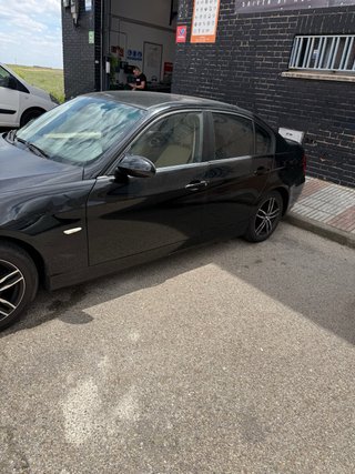 BMW e90 318D 143cv