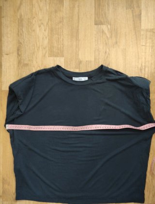 -Camiseta ancha negra Mango Talla L