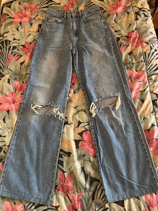 Pantalones vaqueros anchos rotos