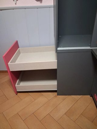 Armario juvenil gris y rosa