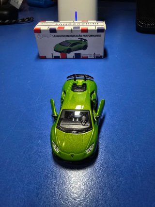 Modellino BBurago 1:64 lamborghini huracan perform