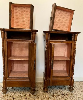 Coppia comodini noce '800