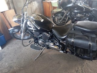 Yamaha Drag Star 650 Custom Negra