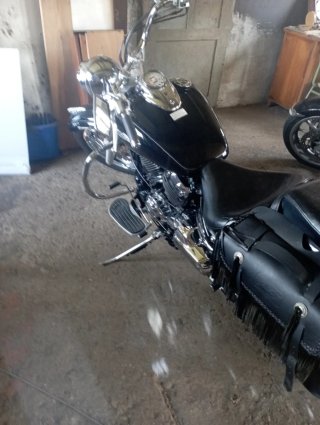 Yamaha Drag Star 650 Custom Negra