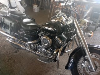 Yamaha Drag Star 650 Custom Negra