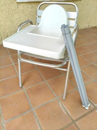 Trona Antilop Ikea bebé con bandeja y cinturón