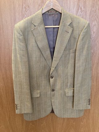 Americana Emidio Tucci cuadros beige y marrón