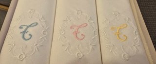 Sciarpe Guasch da donna con iniziali ricamate