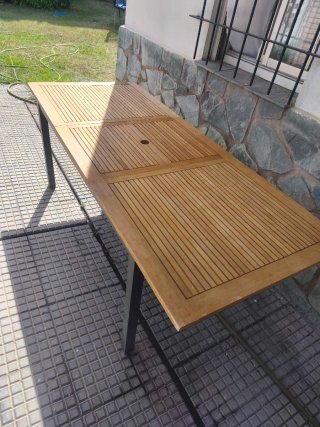 Mesa de jardín madera y metal
