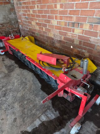 Segadora acondicionadora Pöttinger Novacat 302