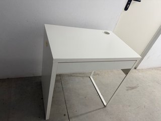 Escritorio IKEA Micke Blanco con Cajón