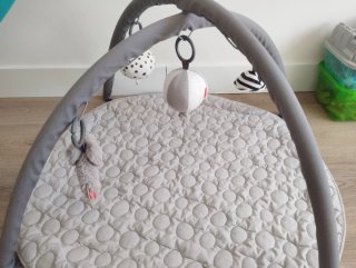 Gimnasio Bebé Done by Deer Gris