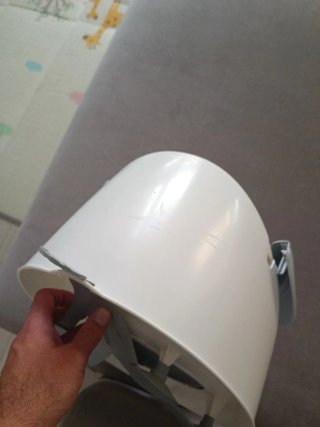 Asiento bañera bebé gris.