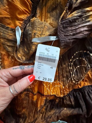 Falda midi tie-dye naranja y marrón