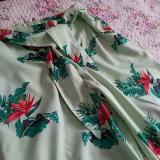 Pantalones anchos estampado tropical