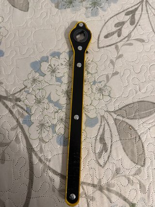 Llave para rueda de repuesto